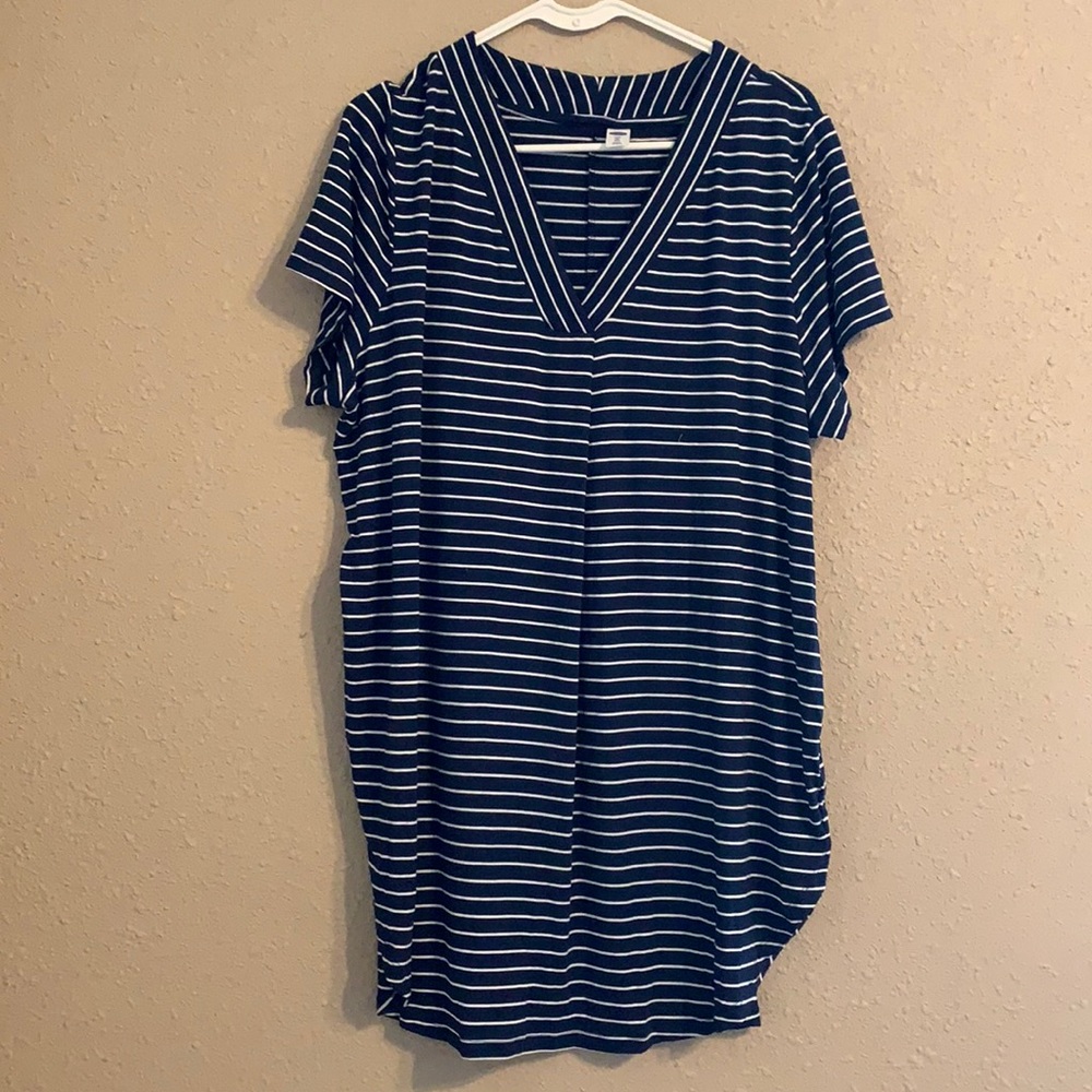 Women’s Navy XL Tall White and Navy Striped V Neck